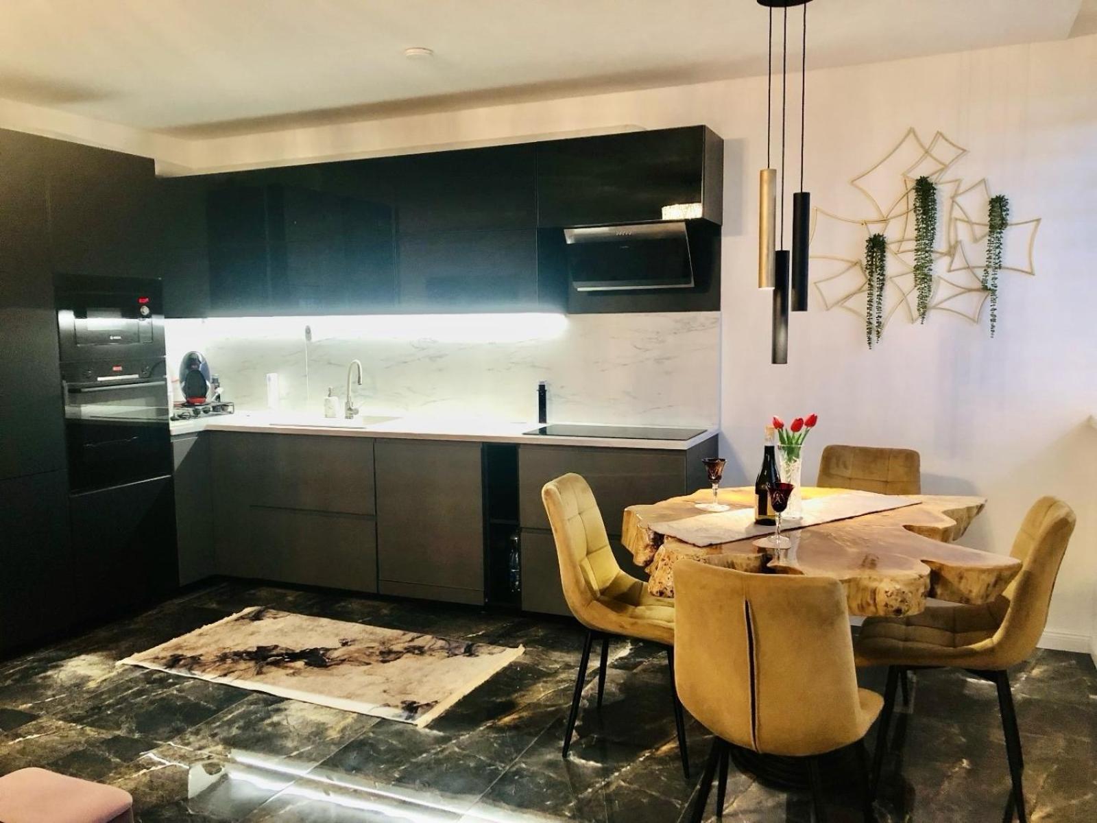 Violet Superior Apartment